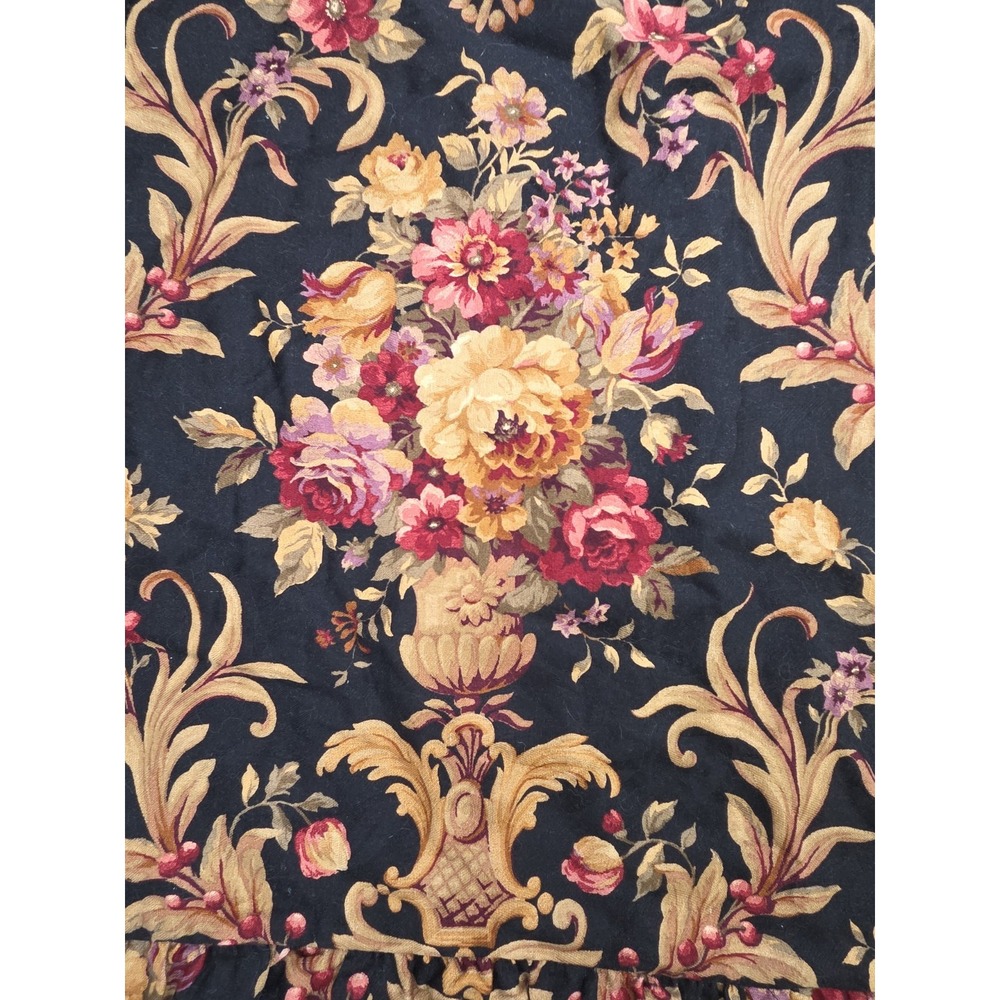 2 Vintage 2003 Raymond Waites Rose Floral Ruffled Pillow Shams King Black Urns